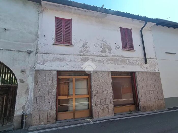 Casa trilocale in vendita in Via Mazzini, Castiglione D'Adda