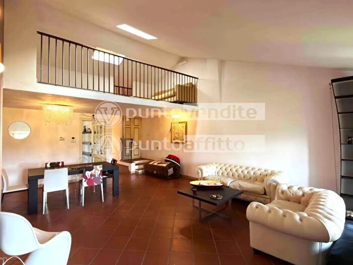 Appartamento con 6 locali in vendita in Ombarda Cartiera, Capannori