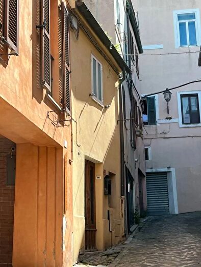 Casa quadrilocale in vendita in Via Macelli Osimo, Osimo