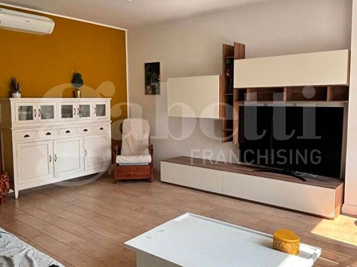 Appartamento trilocale in affitto in Viale Lazio, Centro, Rozzano