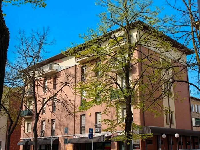 Appartamento trilocale in vendita in Via Emilia allOspizio, Reggio Emilia