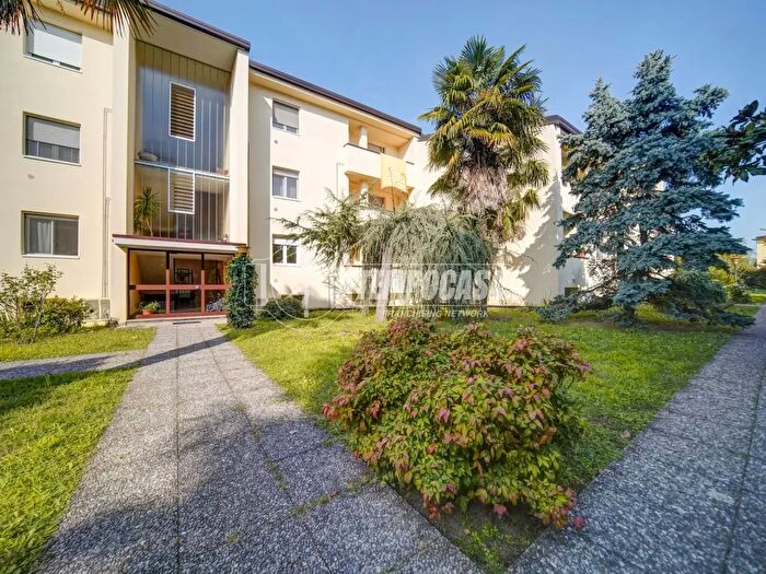 Appartamento quadrilocale in vendita in Via Napoli, Samarate