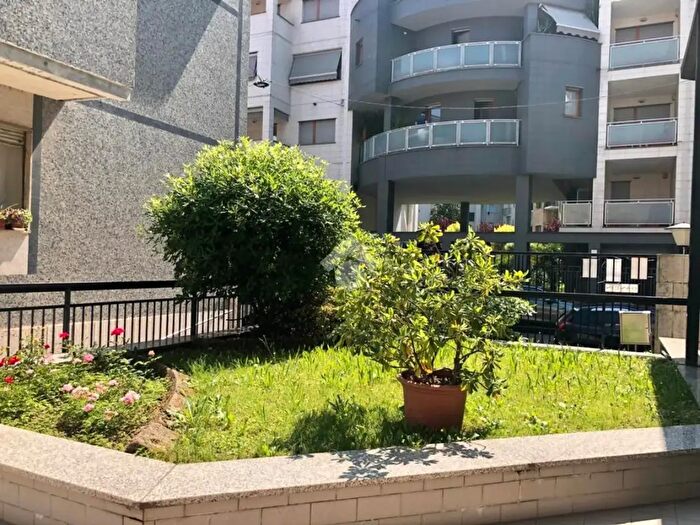 Appartamento bilocale in affitto in Via Val Strona, Milano