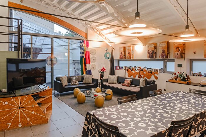 Appartamento con 7 locali in vendita in Via Rino Balladore, Voghera