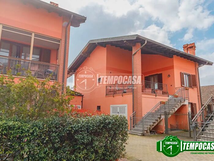 Appartamento quadrilocale in vendita in Via Laghetto Turago Bordone, Giussago