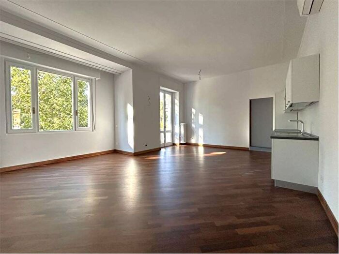 Appartamento trilocale in affitto in PIAZZALE SUSA, Plebisciti Susa, Milano