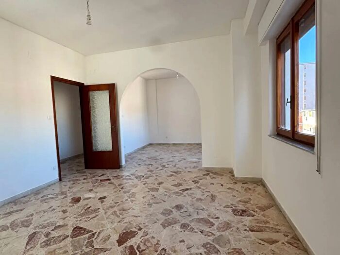 Appartamento con 5 locali in affitto in Via Matteo Dominici, Palermo