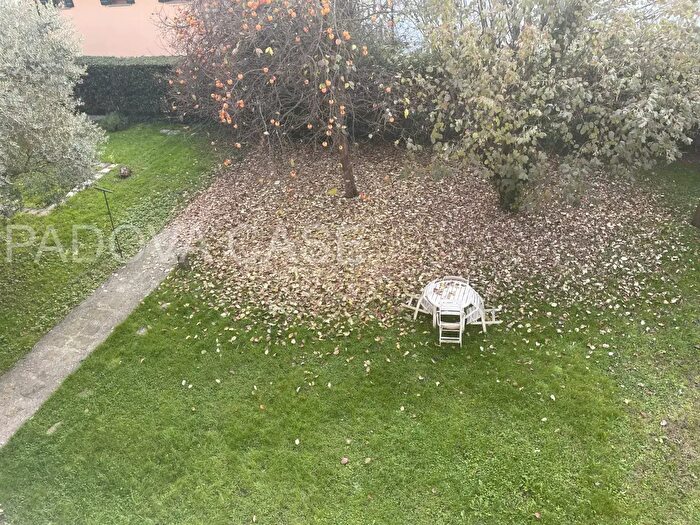 Appartamento quadrilocale in vendita in Via Rovigo, Padova