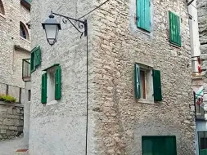 Casa con 6 locali in vendita in Longarone