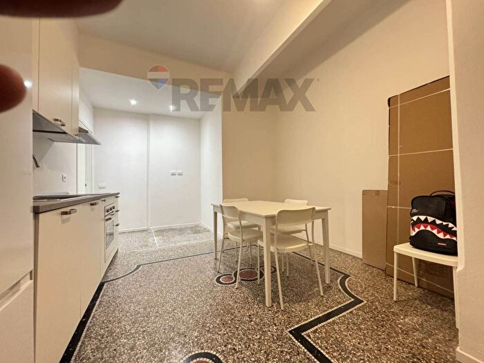 Appartamento con 6 locali in affitto in Corso Sardegna, San Fruttuoso, Genova