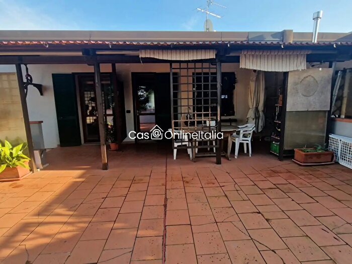 Appartamento con 5 locali in vendita in Via Montalbano Quarrata, Quarrata
