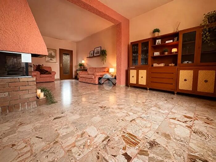 Appartamento trilocale in vendita in Via Giuseppe Verdi, Torbole Casaglia