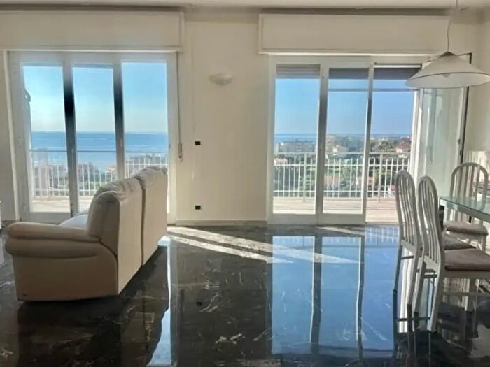 Appartamento quadrilocale in vendita in Strada Solaro, Sanremo