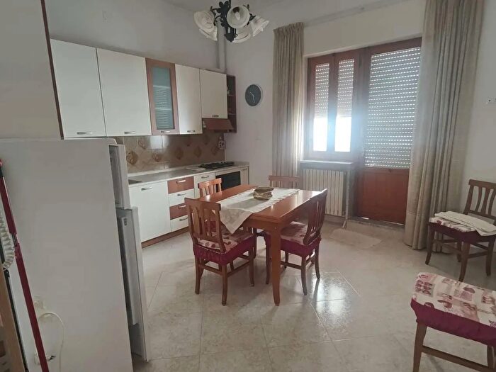 Appartamento con 5 locali in affitto in Carovigno