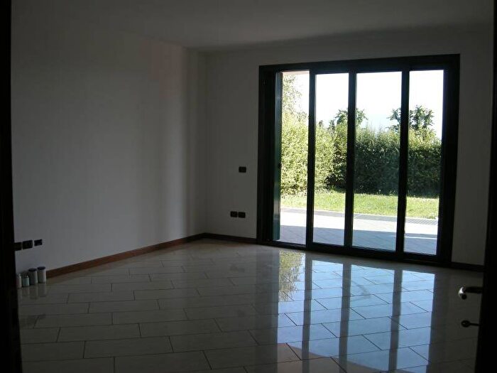 Appartamento con 5 locali in affitto in Desenzano Centro, Desenzano del Garda