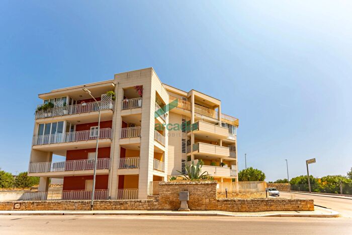 Appartamento trilocale in vendita in Via Benigno Zaccagnini, Bitetto