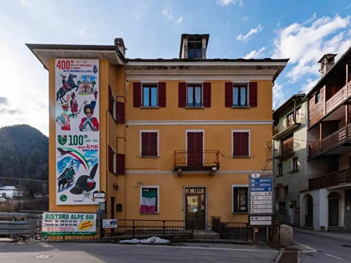 Appartamento con 9 locali in vendita in Via Monte Rosa a Bannio Anzino Vb Italia, Bannio Anzino