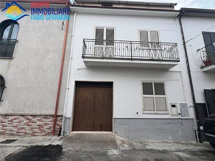 Casa con 5 locali in vendita in Traversa IV Di Via Santuario, Carano, Sessa Aurunca