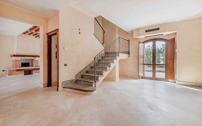 Casa con 6 locali in vendita in Via Torre di Messer Paoli, Marino