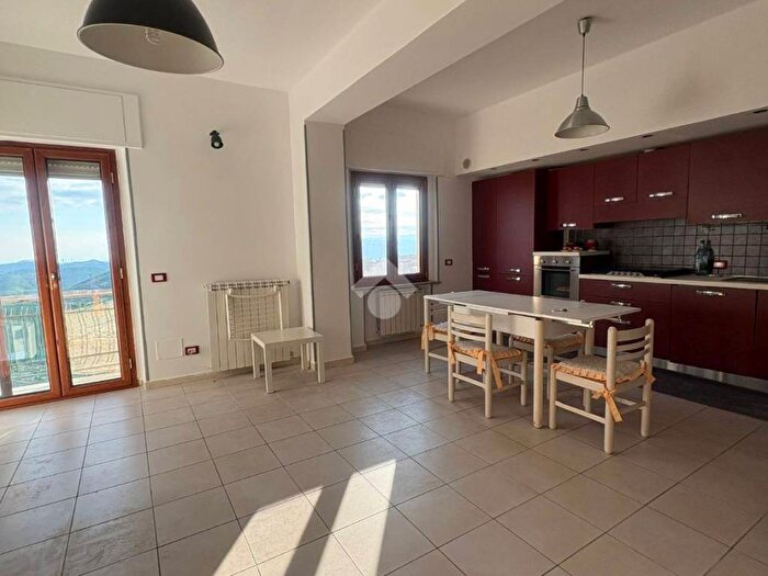 Appartamento trilocale in affitto in Via Gaspere Colosimo, Centro Storico, Catanzaro