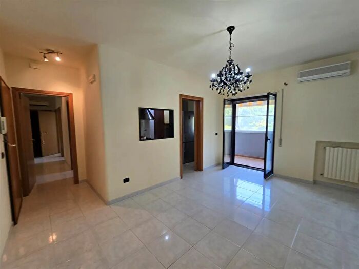 Appartamento con 5 locali in vendita in Via Vittorio Veneto, Monopoli