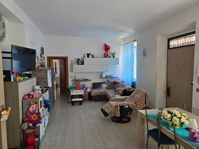 Appartamento con 7 locali in vendita in Via Guido Rossa, Gavorrano