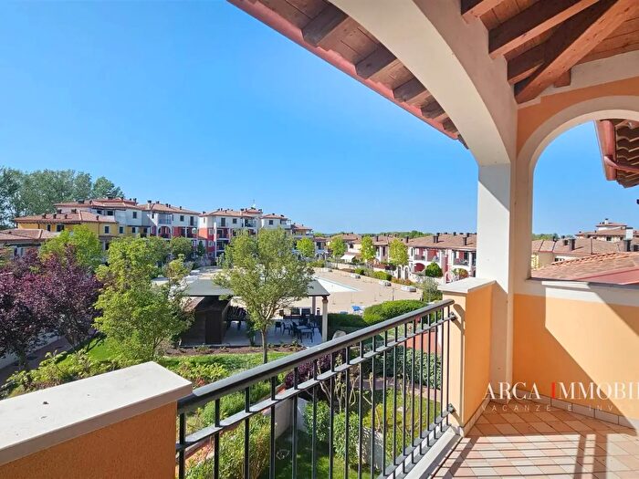 Appartamento con 6 locali in vendita in Via delle Tortore, Caorle
