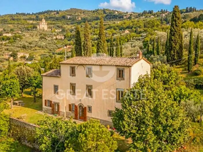 Casa con 6 locali in vendita in Via Passerini, Cortona