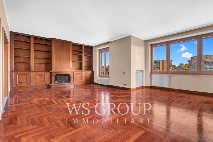 Appartamento con 5 locali in vendita in Via Rovani, Monza