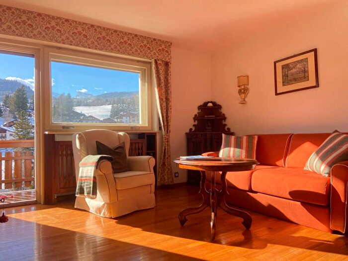 Appartamento trilocale in affitto in Via Cesare Battisti, Centro, Cortina d'Ampezzo