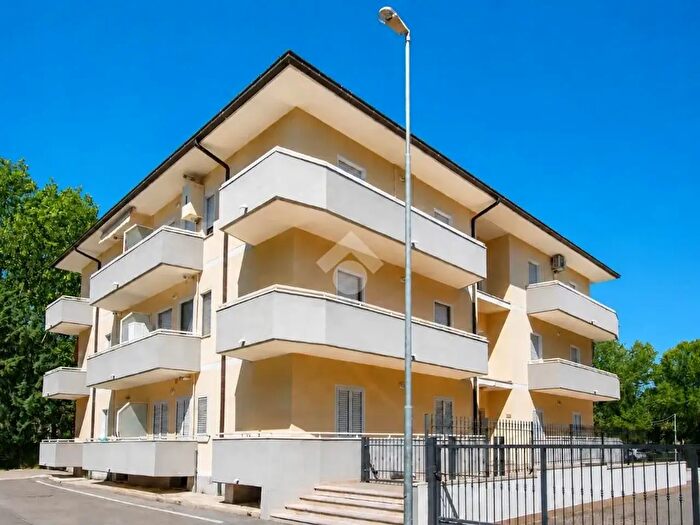 Appartamento trilocale in vendita in Via Sicilia, Alba Adriatica