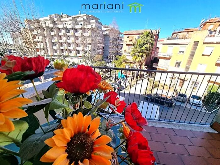 Appartamento trilocale in vendita in Piazza Trento E Trieste, Ciampino