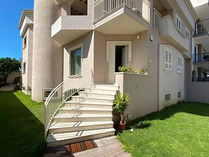 Casa con 12 locali in affitto in Strada Statale Sannitica, Afragola