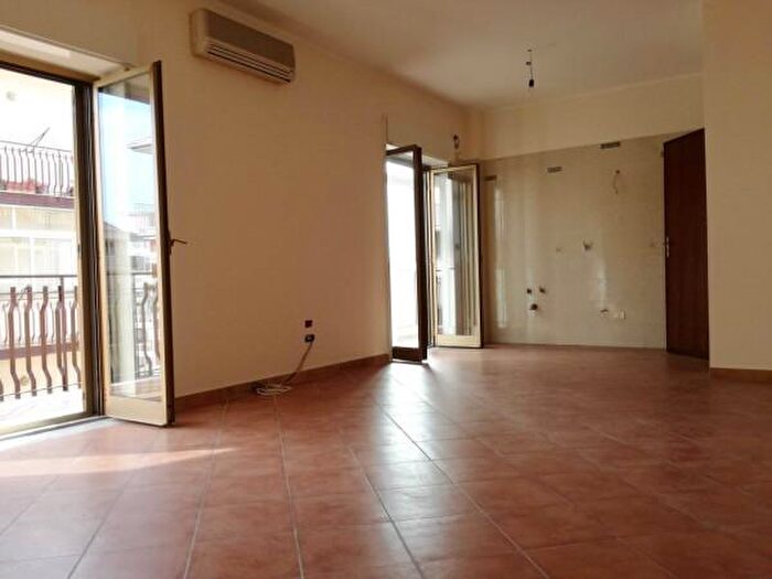 Appartamento trilocale in vendita in Acireale