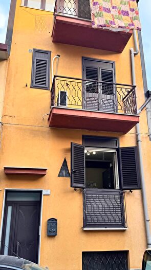 Casa con 5 locali in vendita in Scordia