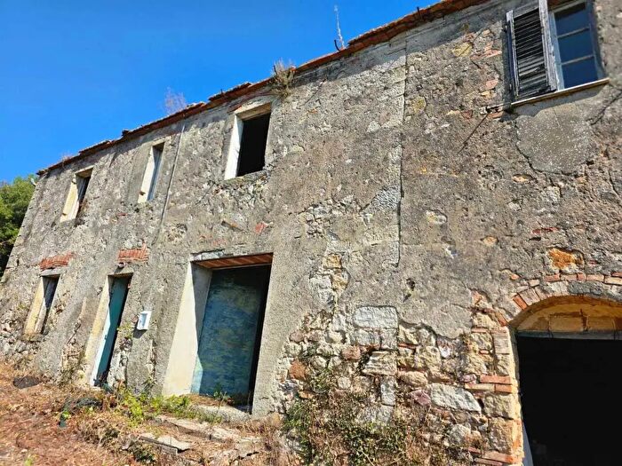 Casa con 6 locali in vendita in Localita Casette, Arcidosso