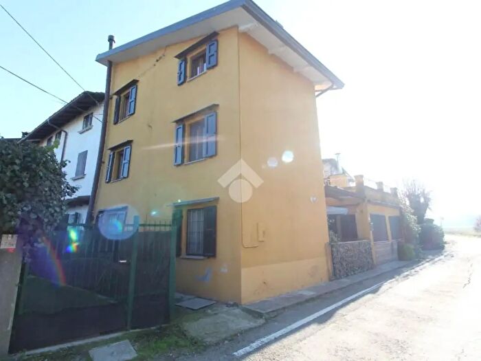 Casa quadrilocale in vendita in Via S Geminiano, Traversetolo