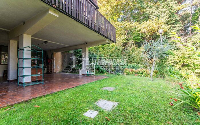 Casa con 5 locali in vendita in Via delle Azalee, Appiano Gentile