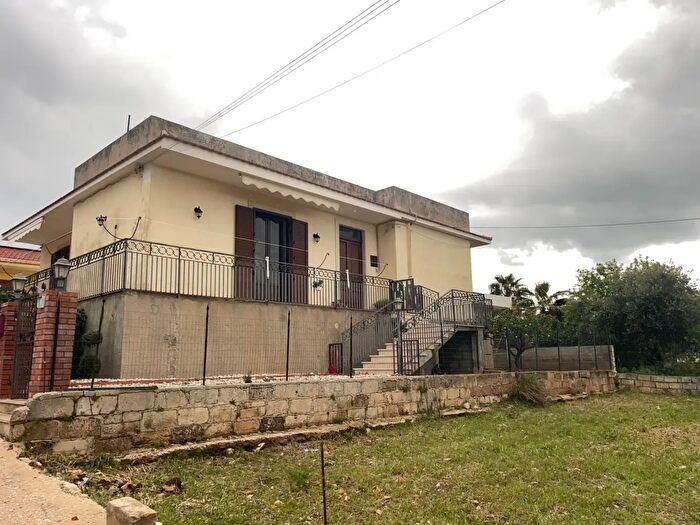 Casa con 5 locali in vendita in Via Dente Crocicchia, Modica