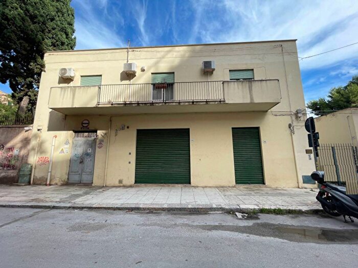 Appartamento trilocale in affitto in Via Torquato Tasso, Libertà Villabianca, Palermo