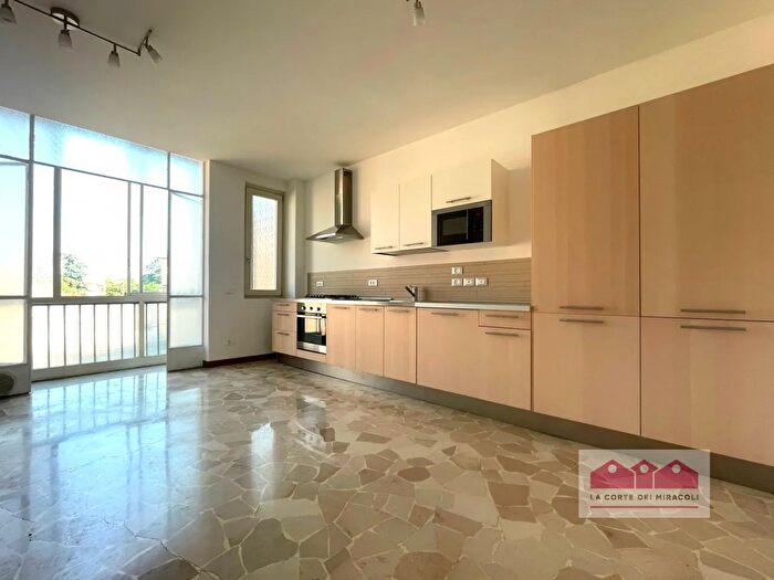 Appartamento trilocale in affitto in Contrà Mure Pallamaio, Vicenza