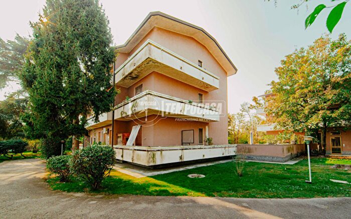 Appartamento trilocale in vendita in Via Gravellona, Vigevano