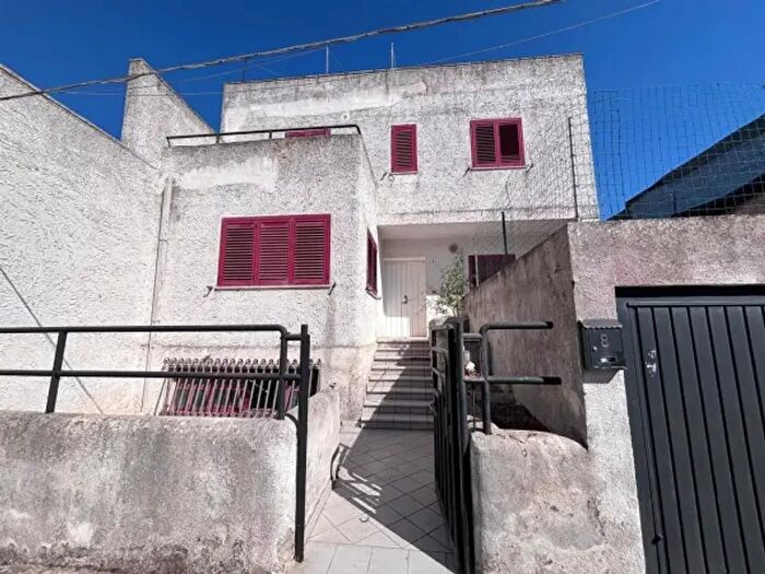 Casa con 6 locali in vendita in Via Abruzzi, PresicceAcquarica