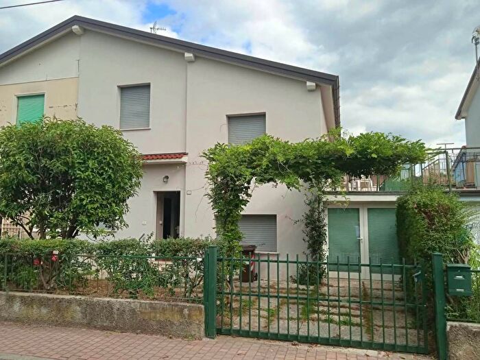 Appartamento quadrilocale in affitto in Villaggio Prealpino, Brescia