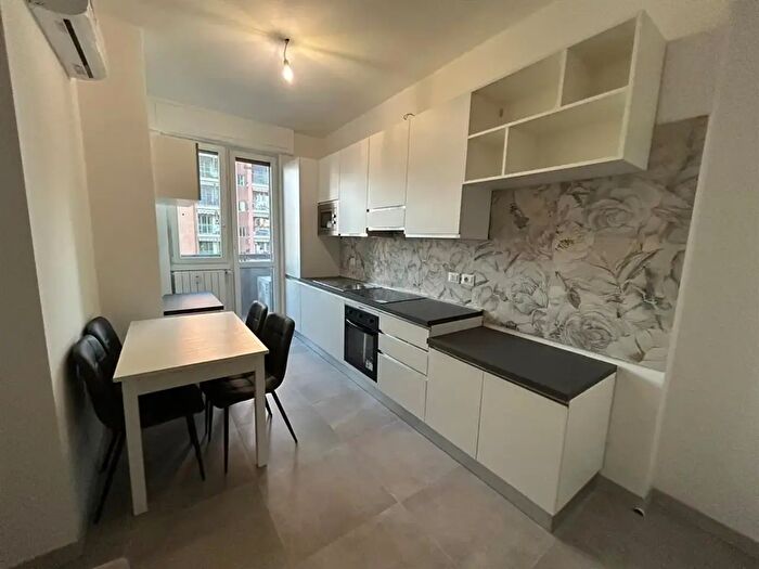 Appartamento bilocale in vendita in Via Cefalù, Milano