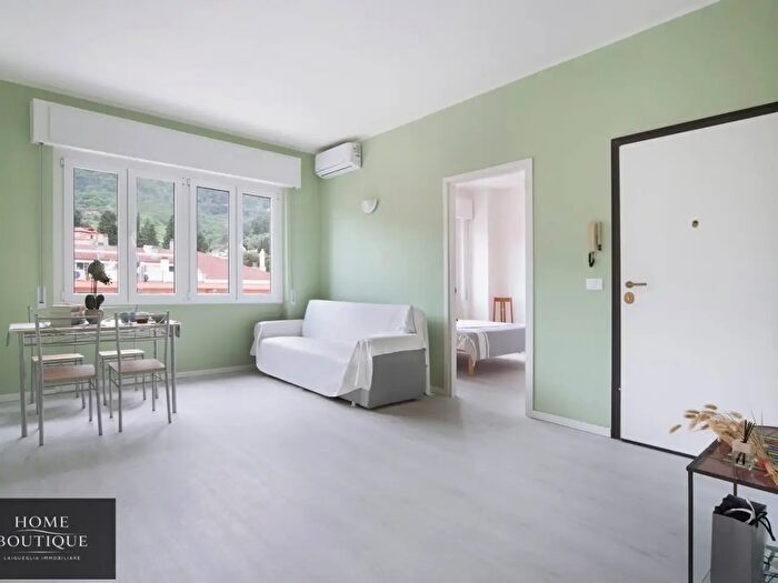Appartamento quadrilocale in vendita in Via Privata Neghelli, Alassio