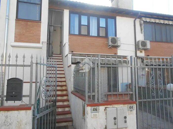 Appartamento trilocale in vendita in Via B Castiglia, Comacchio