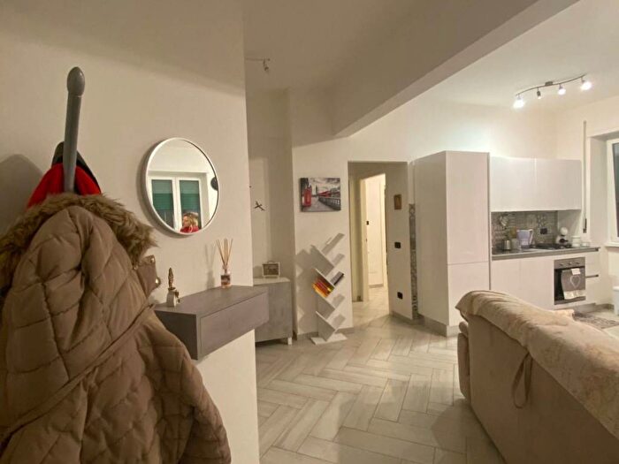 Appartamento trilocale in affitto in Via Emilio Lepido, Cinecittà, Roma