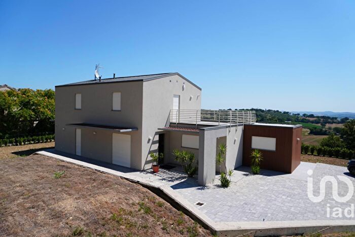 Casa quadrilocale in vendita in Via Cincinelli, Macerata