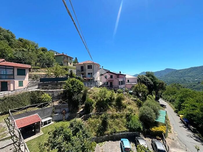Appartamento quadrilocale in vendita in Località Ognio, Moconesi